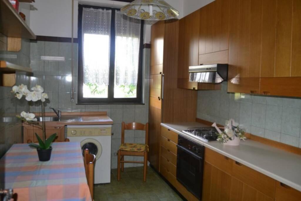 Villa Immersa Nel Verde A Lanzo dʼIntelvi エクステリア 写真